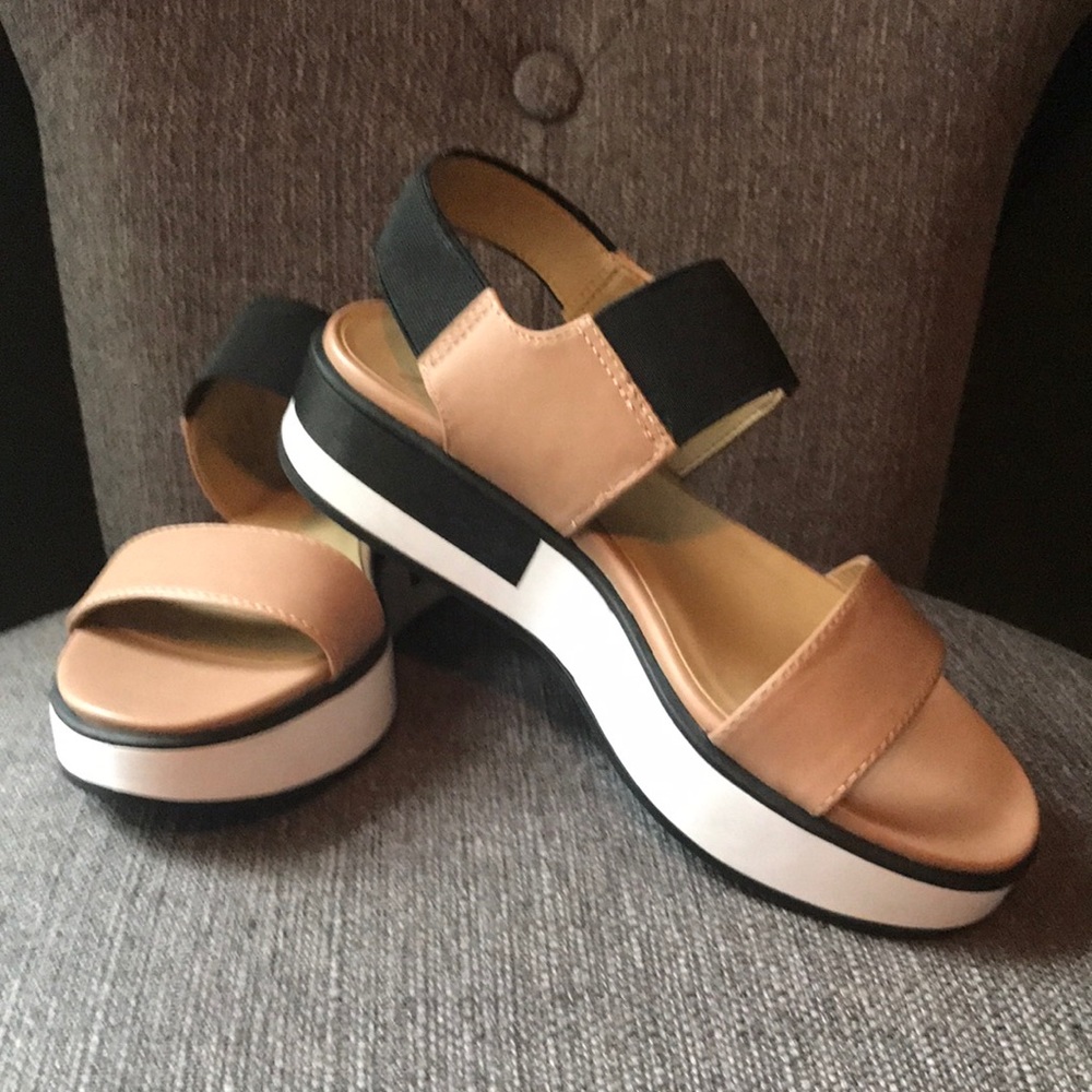 Women’s sandals